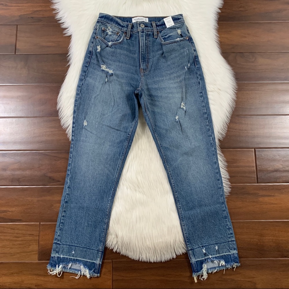 Abercrombie and Fitch Womens Size 27 / 4R High Rise Mom Jeans